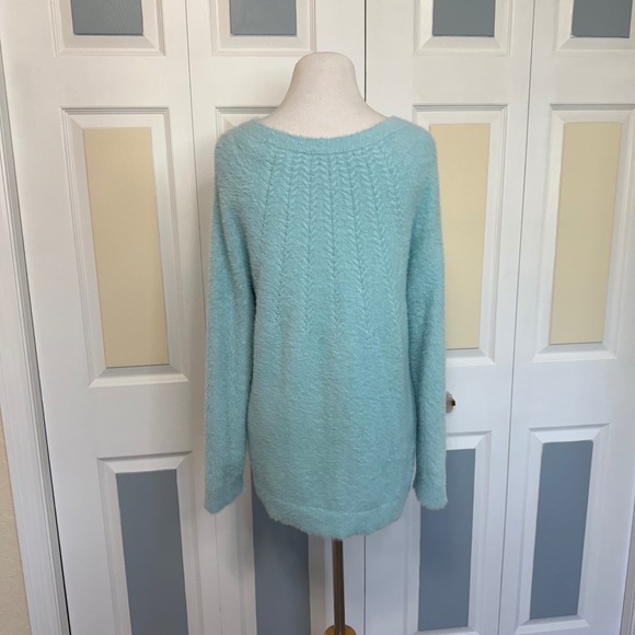 Chico's Sweater Size 1 M Blue Fuzzy Pullover V Neck Long Sleeve Soft Knit Top - Picture 4 of 9